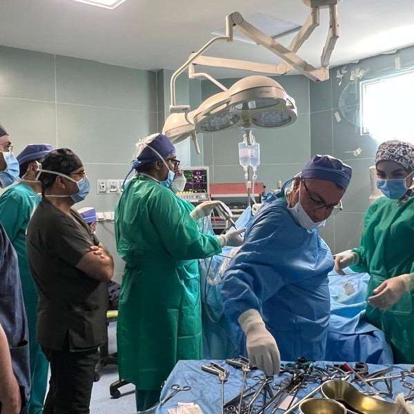 دکتر علیرضا ایزدی بهترین جراح مقعد 